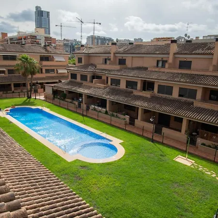 Casa Mundovalencia بيت للعطل